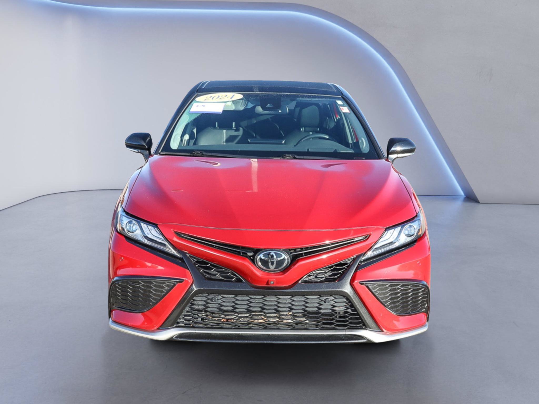 Used 2024 Toyota Camry XSE w/ Navigation Package FWD image 3