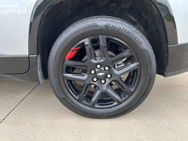 Used 2021 Chevrolet Traverse Premier w/ Redline Edition AWD/4WD image 9
