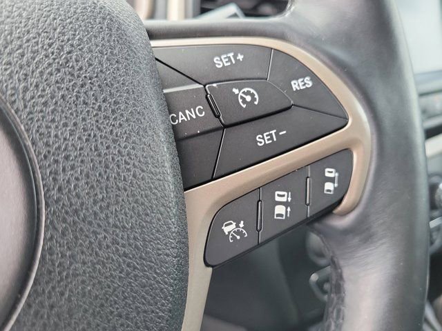 Used 2017 Jeep Cherokee High Altitude w/ Technology Group image 24