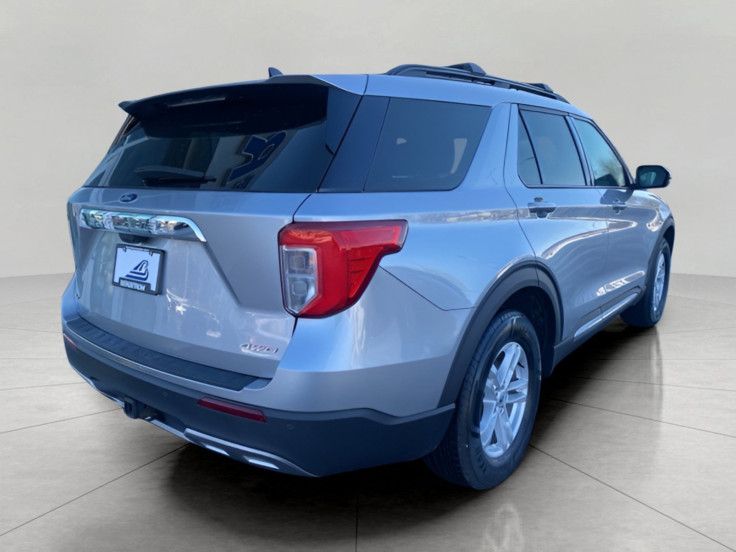 Certified 2023 Ford Explorer XLT w/ Equipment Group 202A image 5