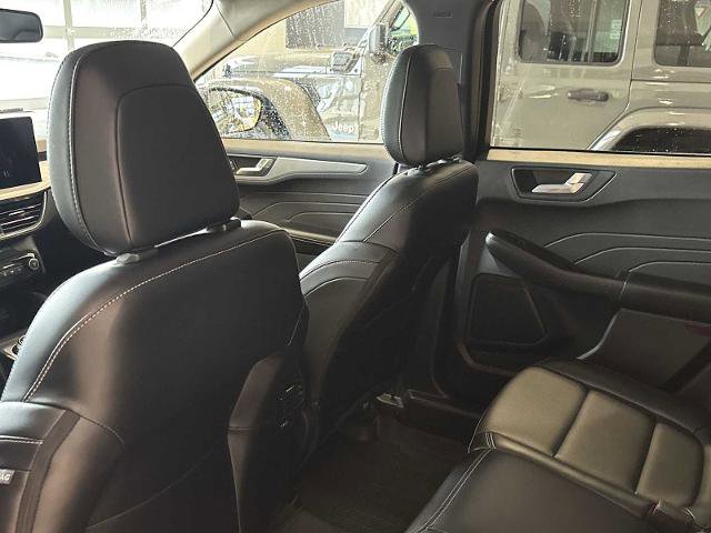 Certified 2023 Ford Escape Platinum AWD/4WD image 24