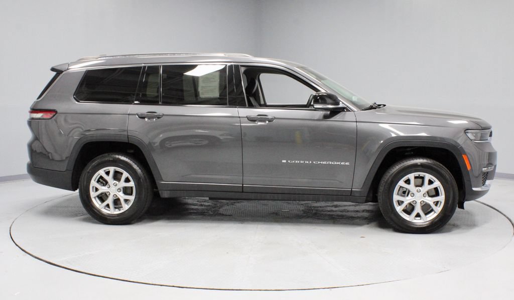 Used 2023 Jeep Grand Cherokee L Limited w/ Trailer Tow Group (B) AWD/4WD image 7