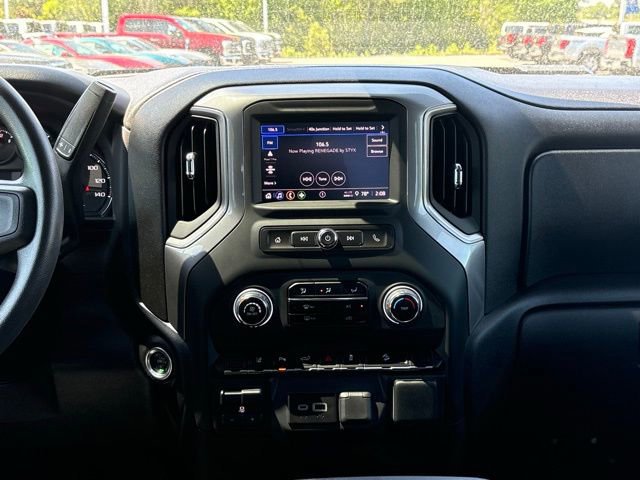 Used 2025 Chevrolet Silverado 2500 Custom w/ Custom Value Package image 17