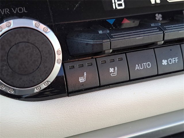 Used 2023 Toyota Sequoia Capstone image 18