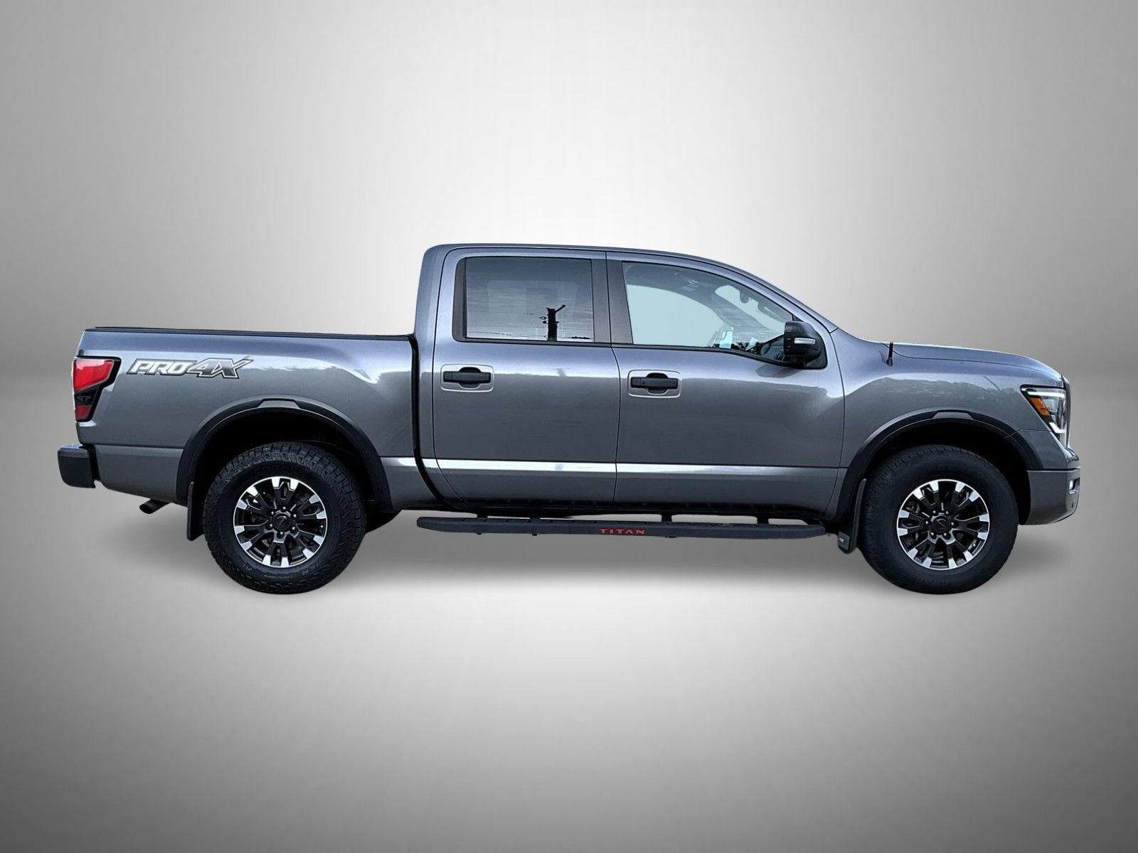 Used 2021 Nissan Titan PRO-4X w/ Pro-4x Convenience Package AWD/4WD image 4