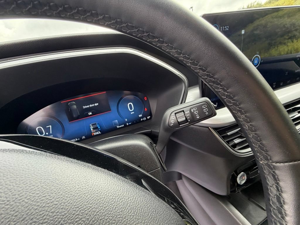 Certified 2025 Ford Escape Platinum AWD/4WD image 43