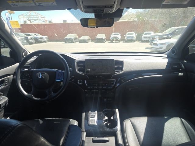 Used 2021 Honda Pilot Touring image 11