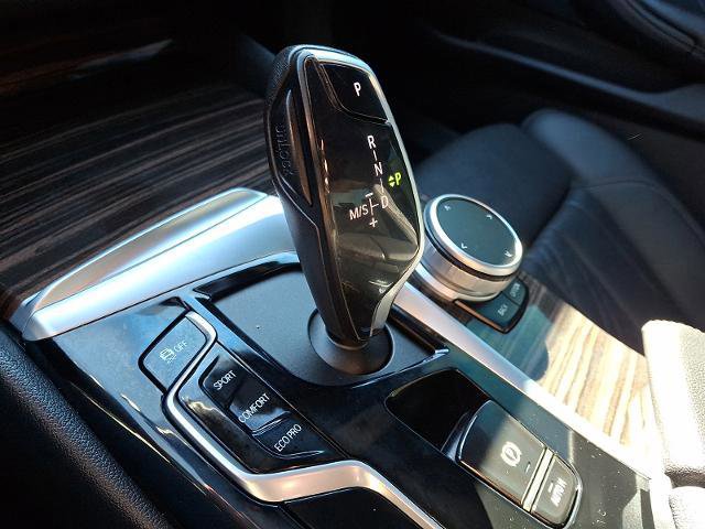 Used 2021 BMW 530i xDrive w/ Convenience Package image 15