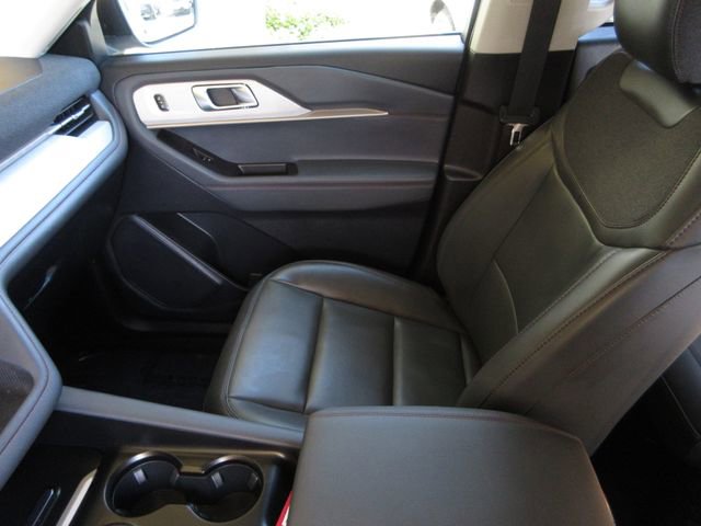 Certified 2025 Ford Explorer Active w/ Active Comfort Package image 23