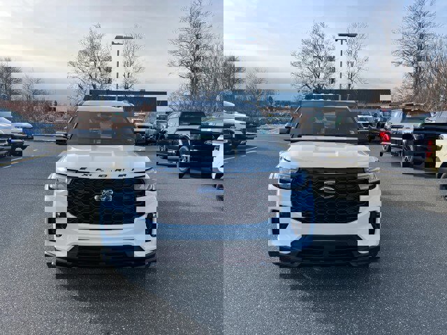 Certified 2025 Ford Explorer ST-Line w/ ST-Line Street Pack image 6