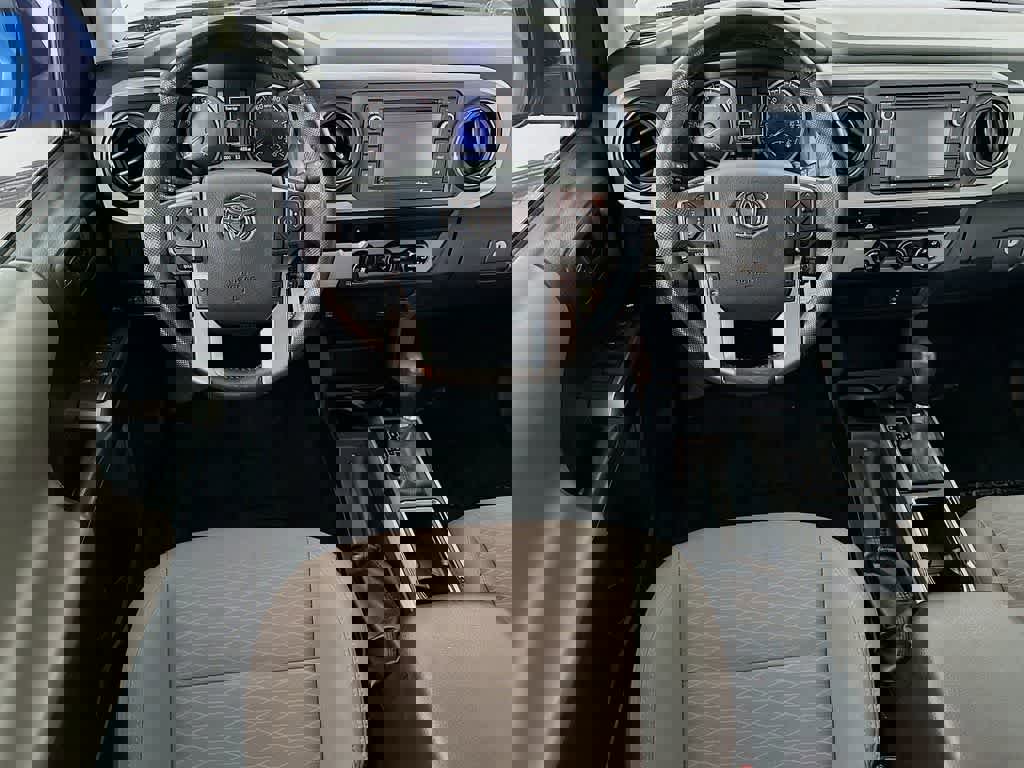 Used 2018 Toyota Tacoma SR5 image 13