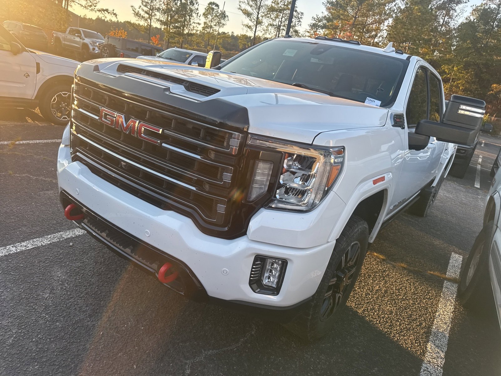 Used 2022 GMC Sierra 2500 AT4 w/ AT4 Preferred Package image 4