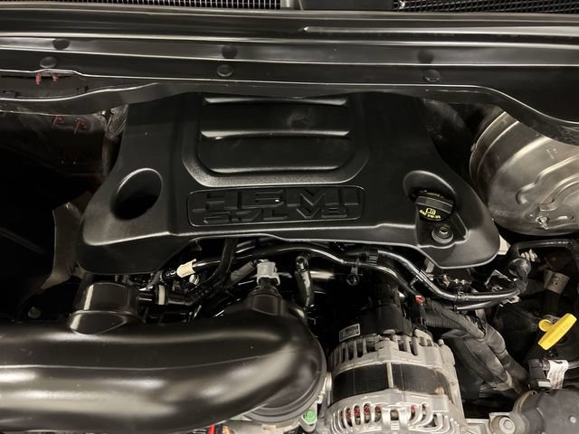 Used 2019 RAM 1500 Laramie AWD/4WD image 11