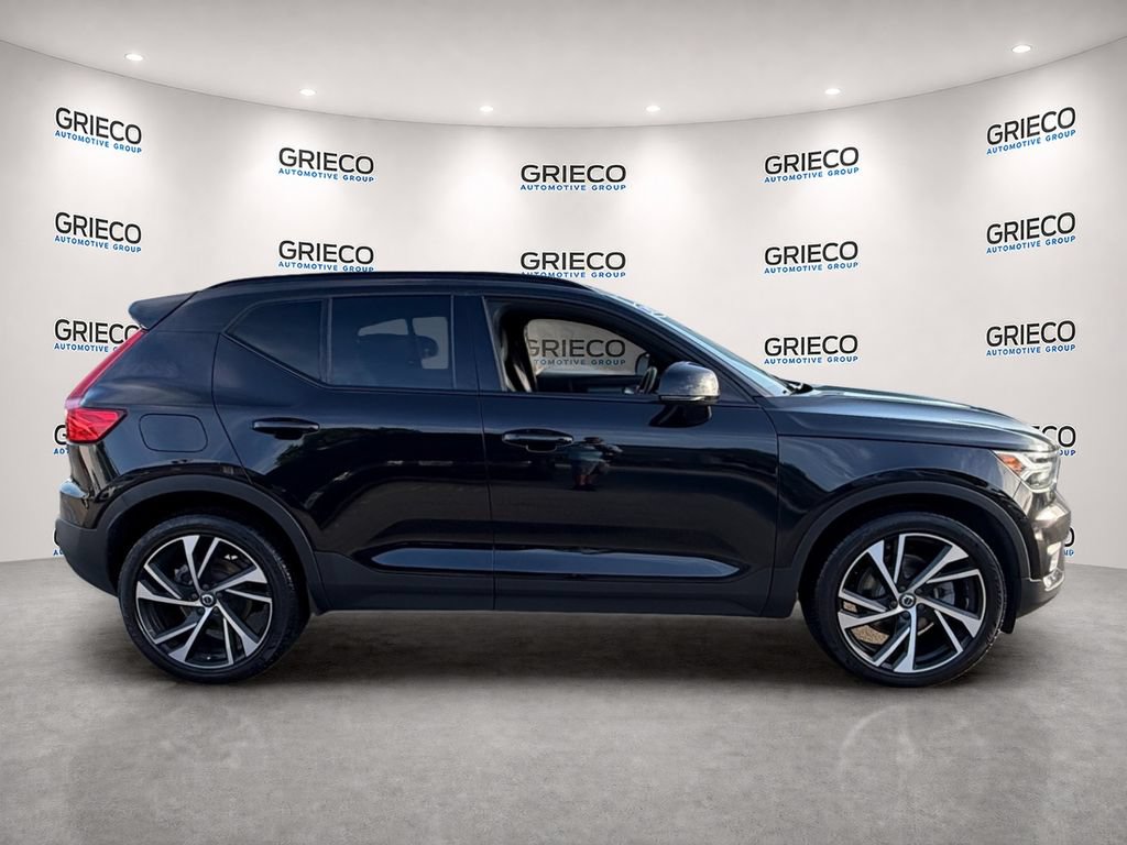 Used 2021 Volvo XC40 T5 R-Design AWD/4WD image 8