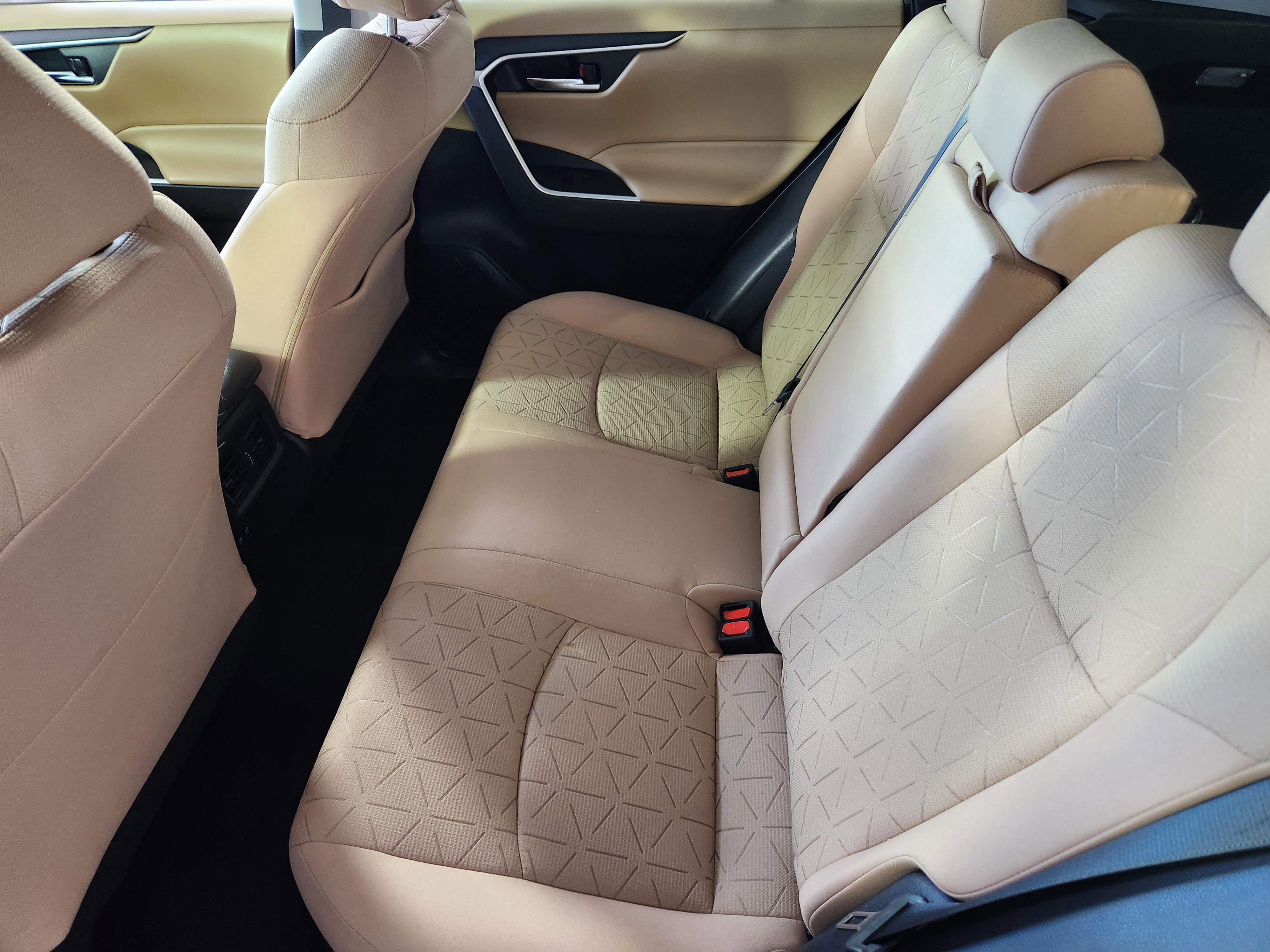 Used 2020 Toyota RAV4 XLE image 14