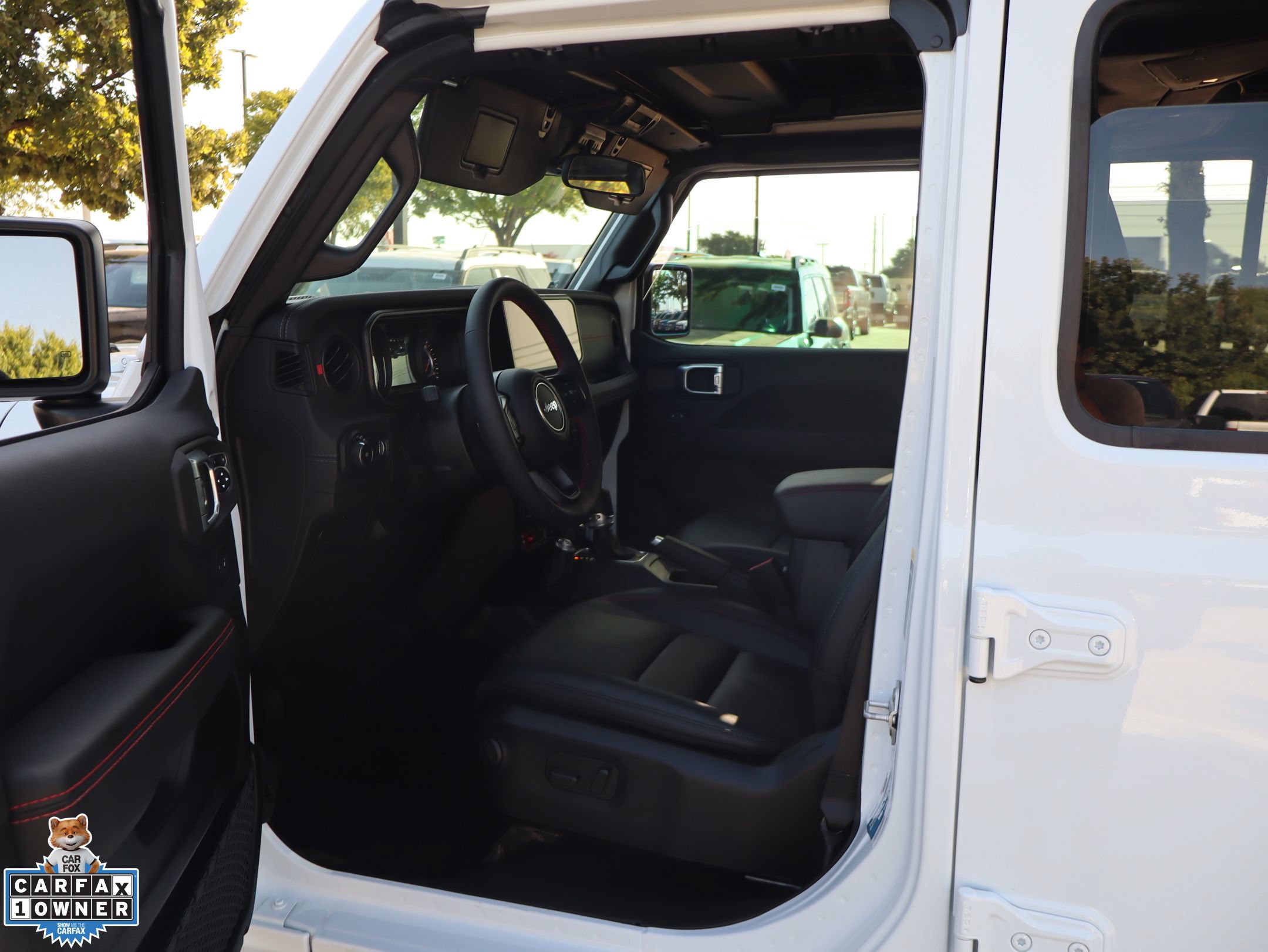 Used 2024 Jeep Wrangler Unlimited Rubicon w/ Convenience Group AWD/4WD image 26