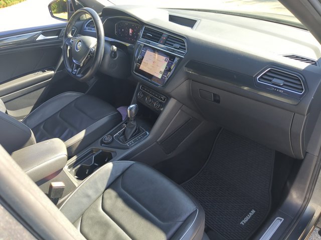 Used 2020 Volkswagen Tiguan SEL Premium R-Line w/ 3rd Row Seat Package AWD/4WD image 39
