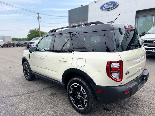 Certified 2025 Ford Bronco Sport Outer Banks w/ Outer Banks Tech Package+ AWD/4WD image 4