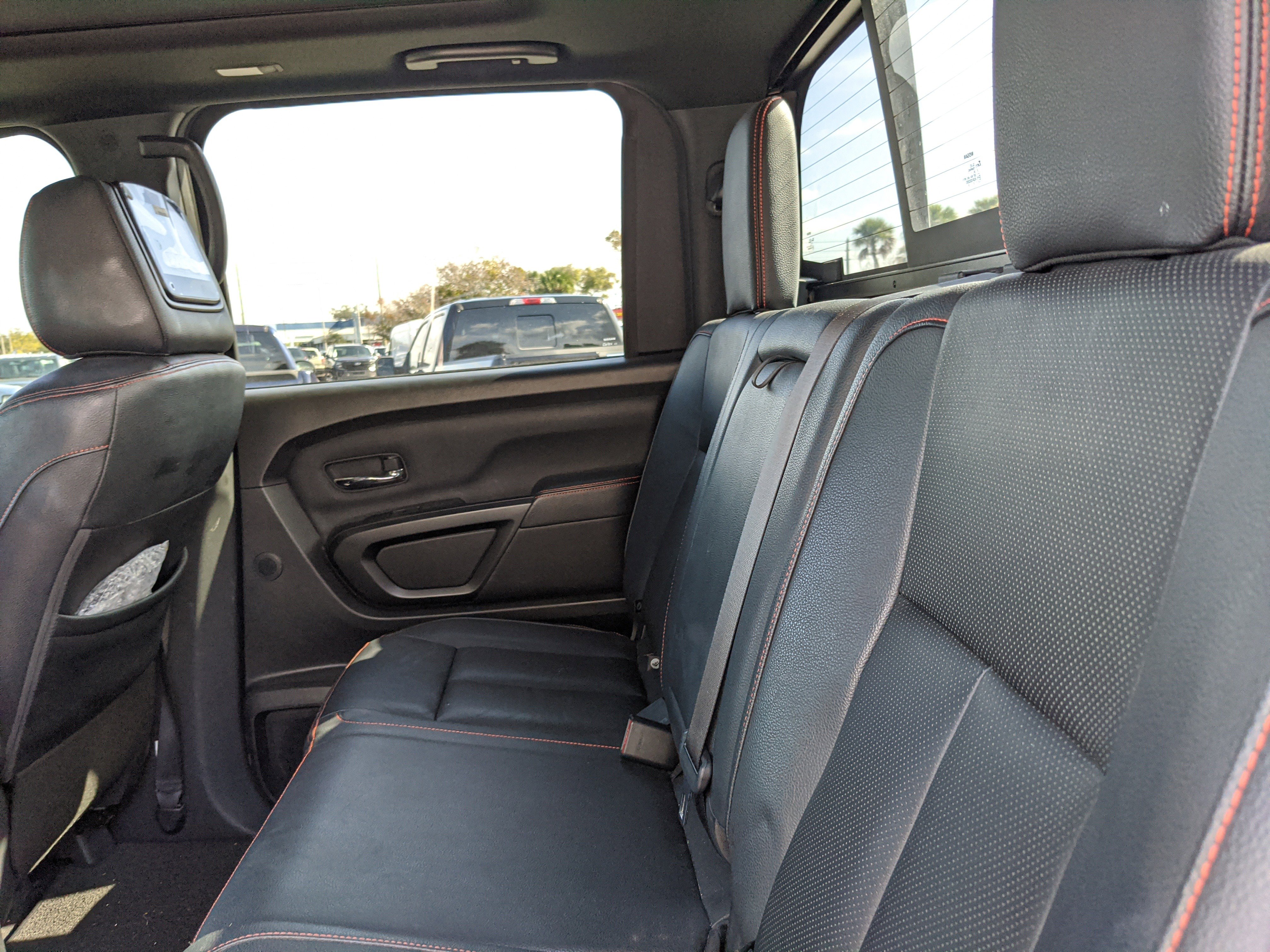 Used 2021 Nissan Titan PRO-4X w/ Pro-4x Convenience Package image 19