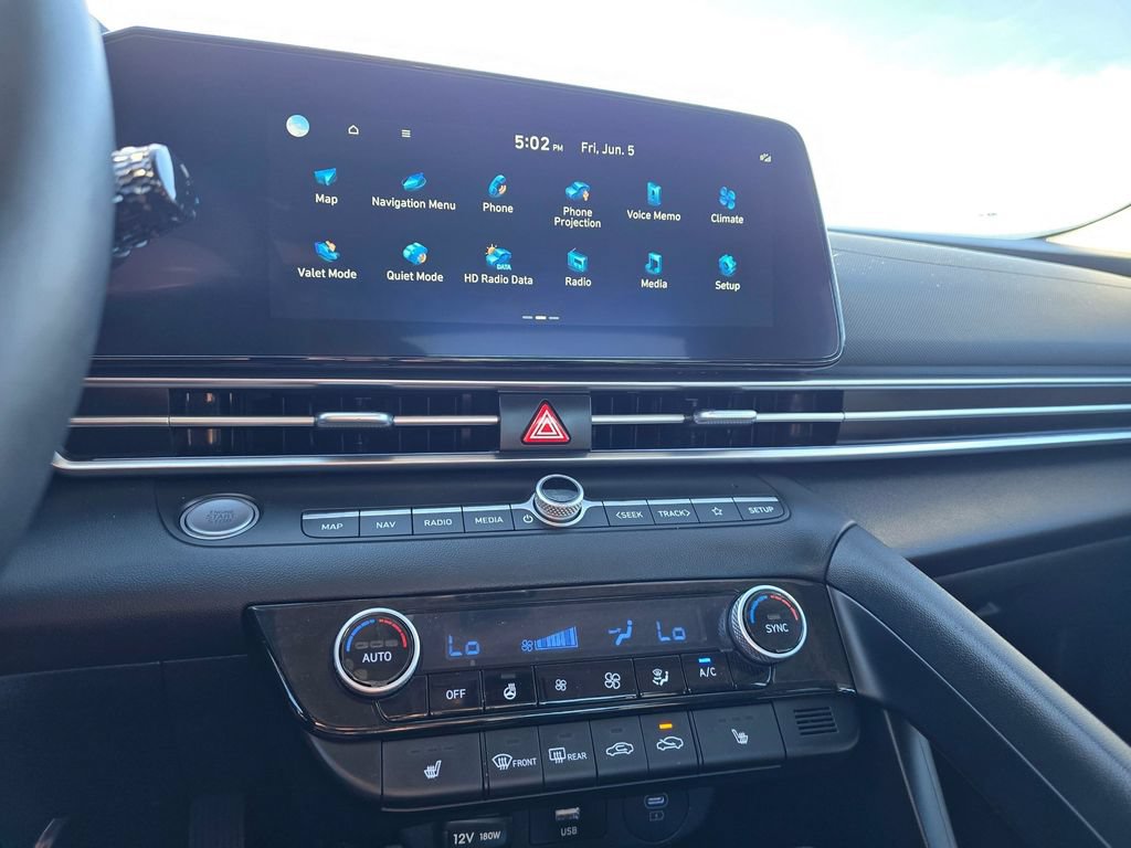 Used 2025 Hyundai Elantra SEL FWD image 21