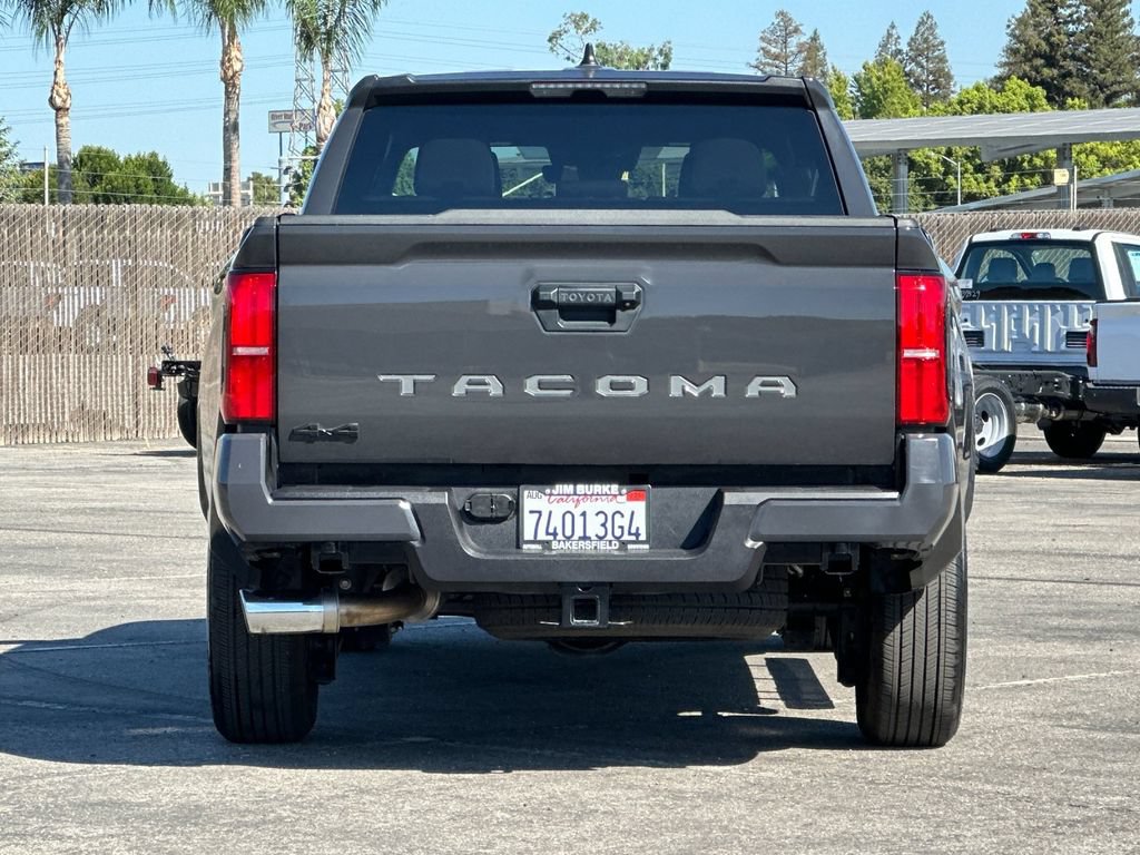 Used 2025 Toyota Tacoma SR5 AWD/4WD image 4