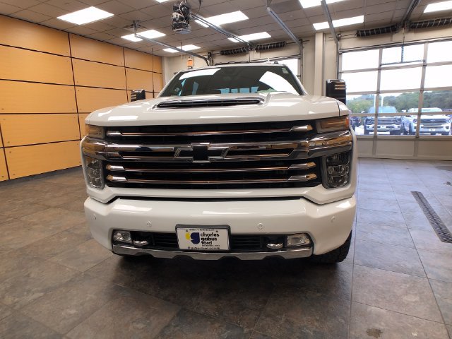 Used 2022 Chevrolet Silverado 2500 High Country w/ Technology Package AWD/4WD image 2