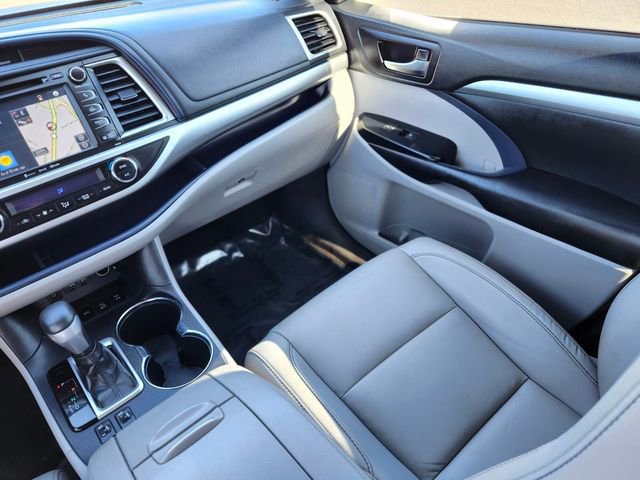Used 2019 Toyota Highlander XLE image 15