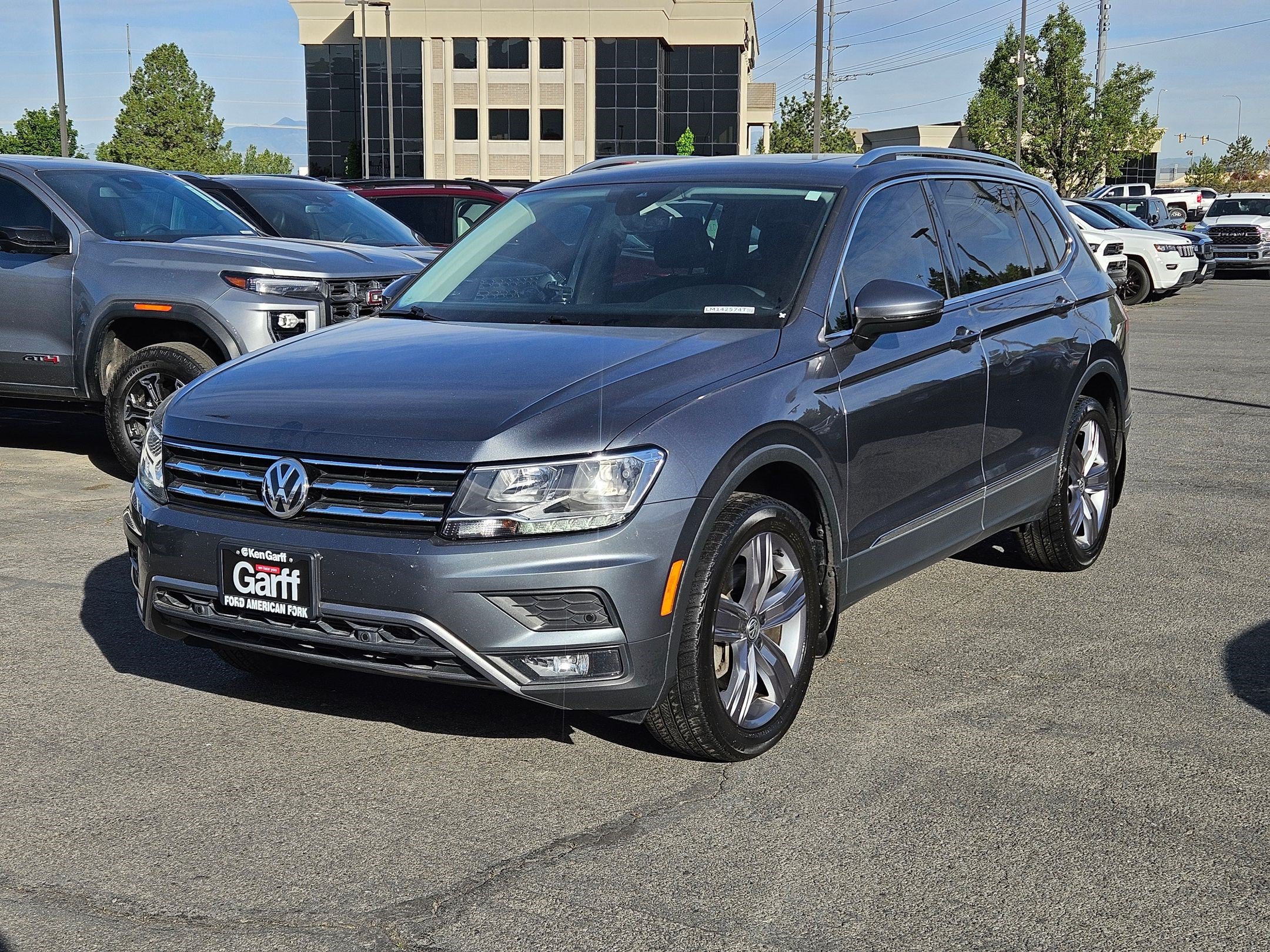 Used 2020 Volkswagen Tiguan SEL w/ 3rd Row Seat Package AWD/4WD image 10