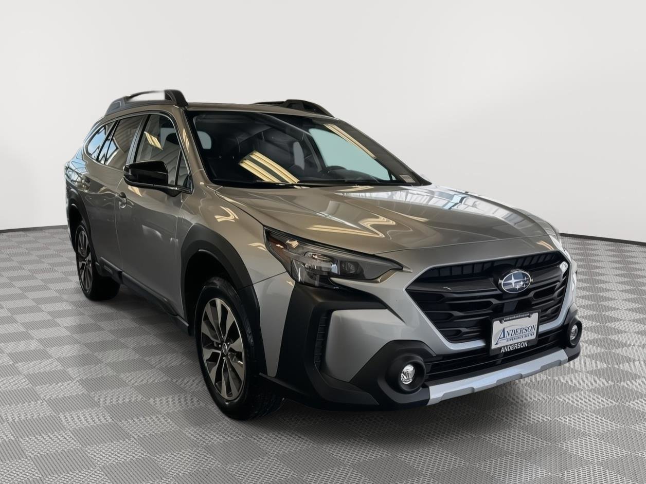 Used 2025 Subaru Outback Limited AWD/4WD image 7