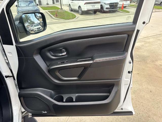 Used 2021 Nissan Titan PRO-4X w/ Pro-4x Convenience Package image 17