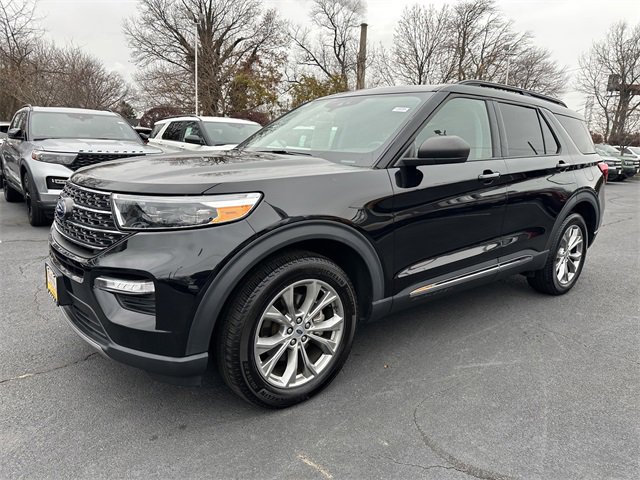 Certified 2022 Ford Explorer XLT w/ Equipment Group 202A image 9