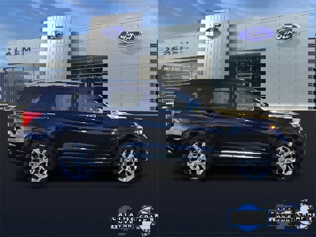 Certified 2022 Ford Explorer Platinum w/ Equipment Group 601A image 2