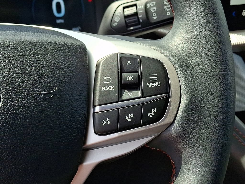 Certified 2025 Ford Explorer Active w/ Active Comfort Package AWD/4WD image 24