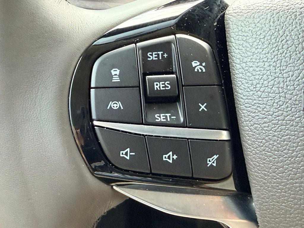 Certified 2022 Ford Explorer Platinum w/ Technology Package AWD/4WD image 29