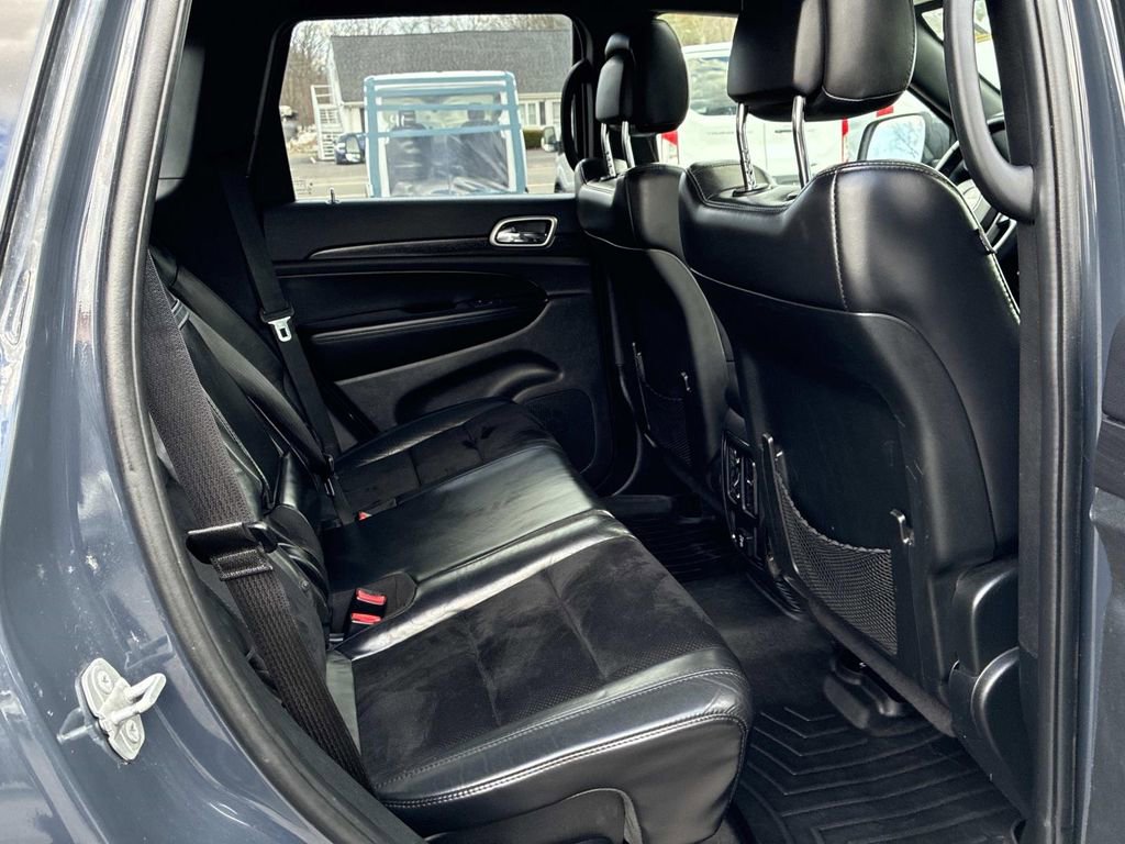 Used 2018 Jeep Grand Cherokee Altitude image 10