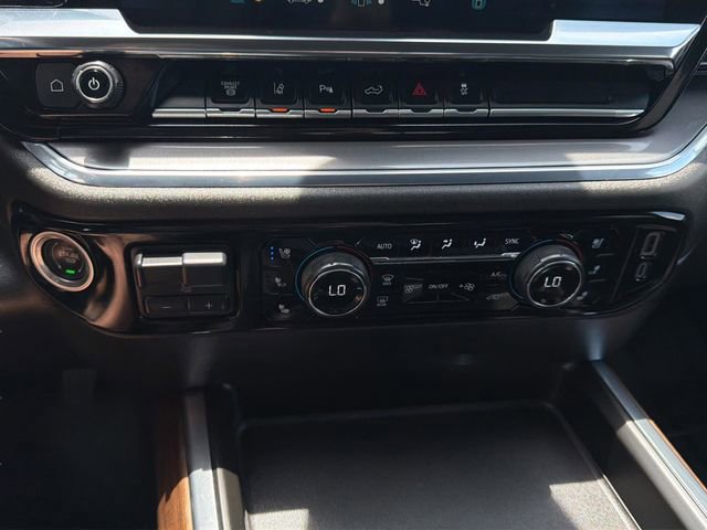 Used 2024 Chevrolet Silverado 3500 High Country w/ High Country Premium Package AWD/4WD image 28