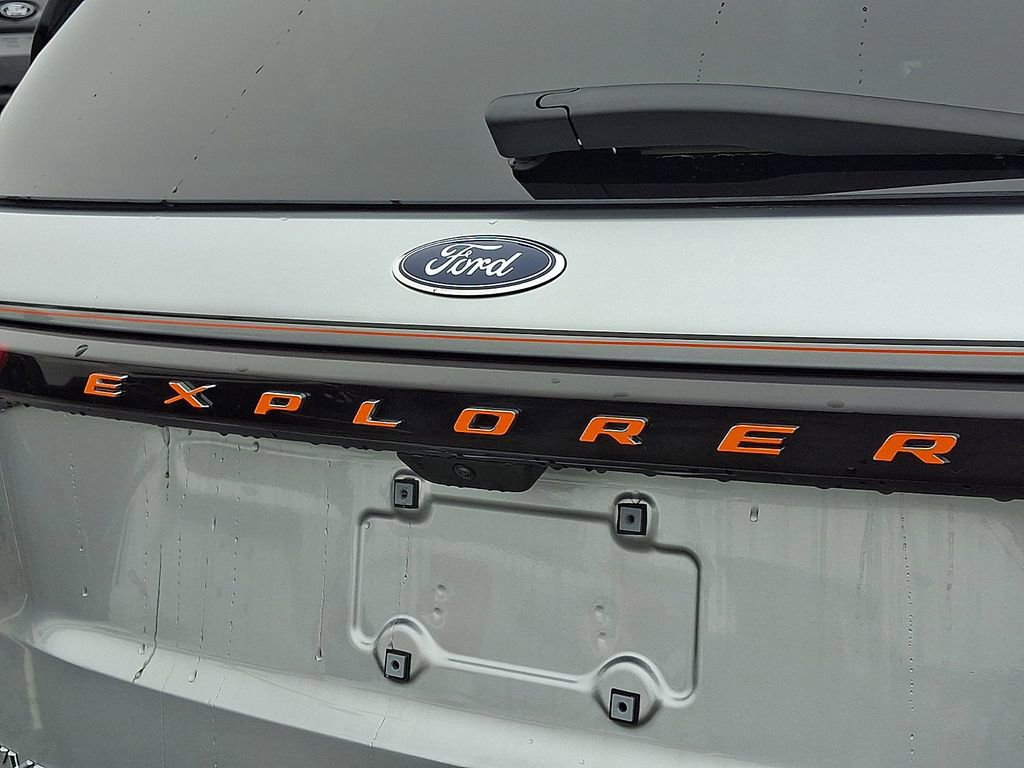 Certified 2025 Ford Explorer Active image 31