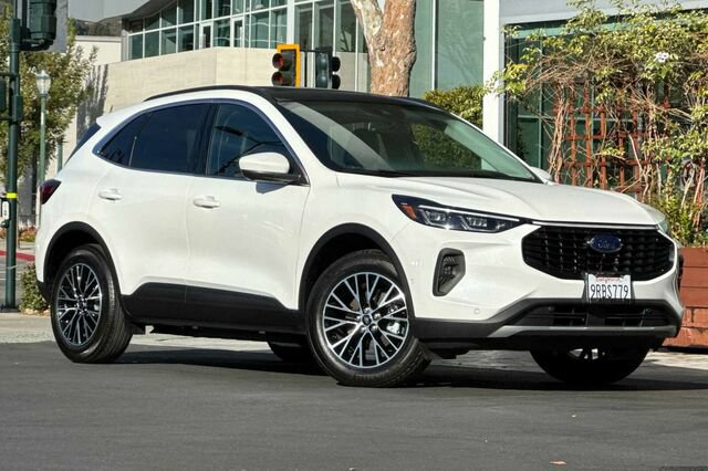 Certified 2024 Ford Escape SE FWD image 2