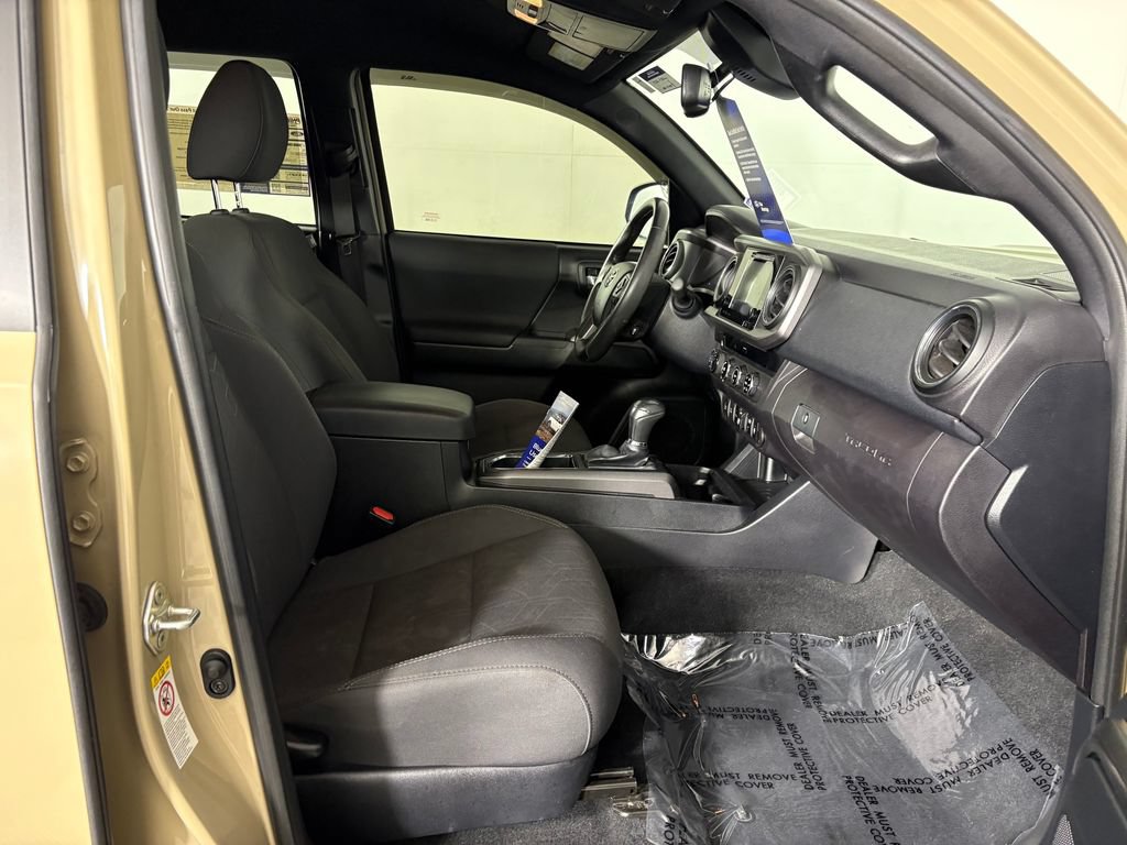 Used 2018 Toyota Tacoma TRD Sport w/ Technology Package AWD/4WD image 34