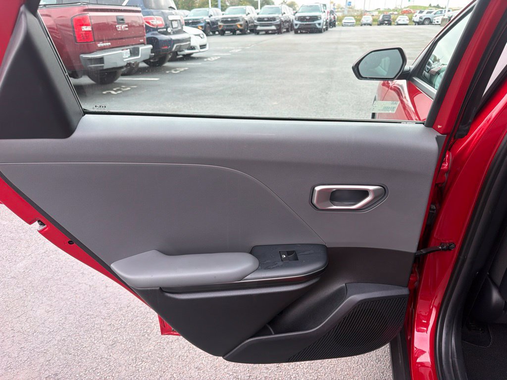 Used 2025 Kia K4 FWD image 25
