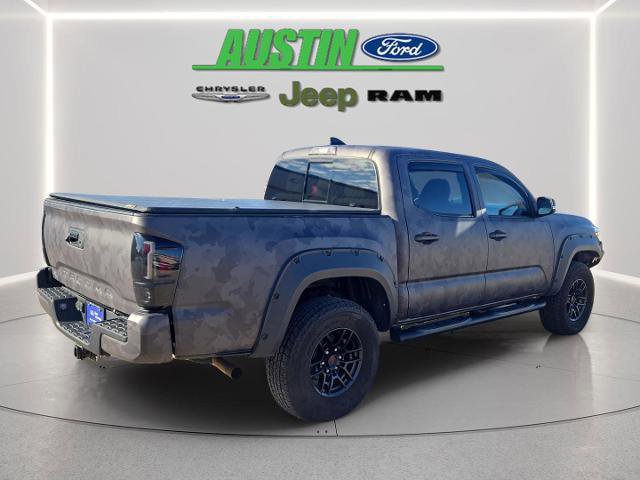 Used 2018 Toyota Tacoma TRD Off-Road w/ Technology Package image 8