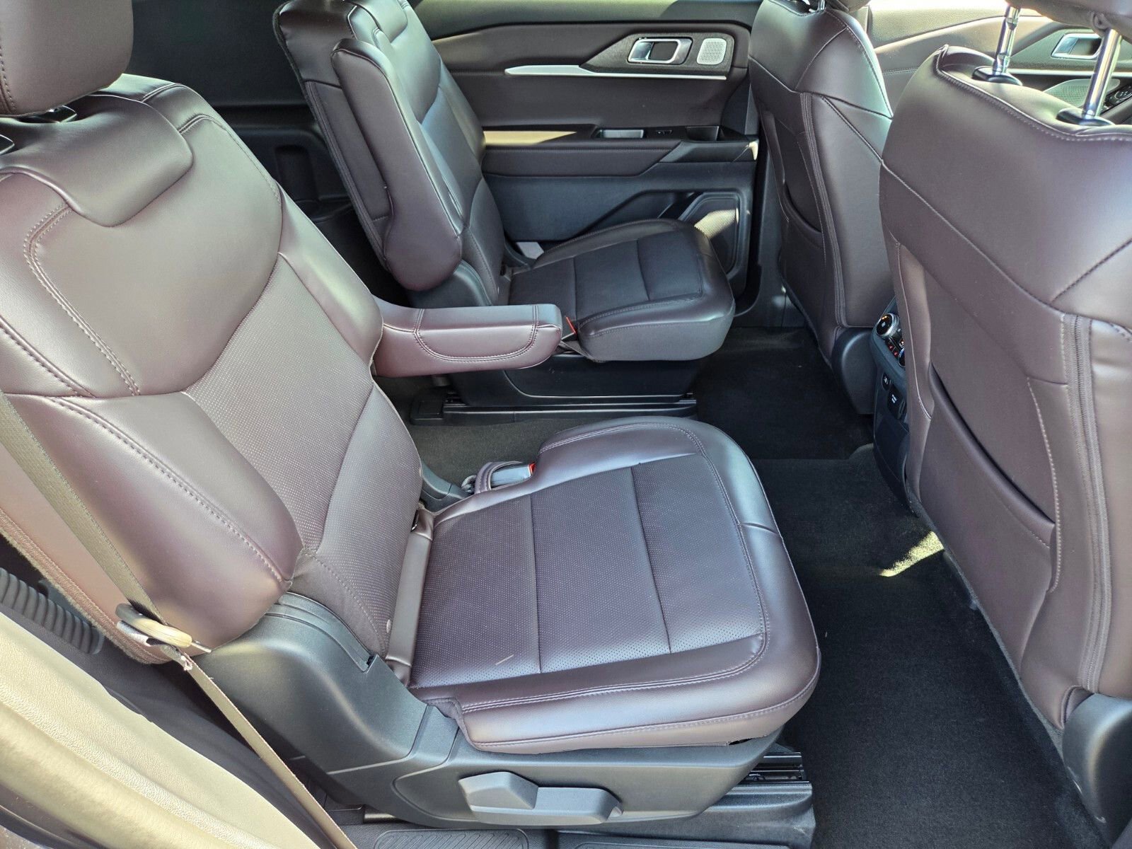 Certified 2026 Ford Explorer Platinum RWD image 15