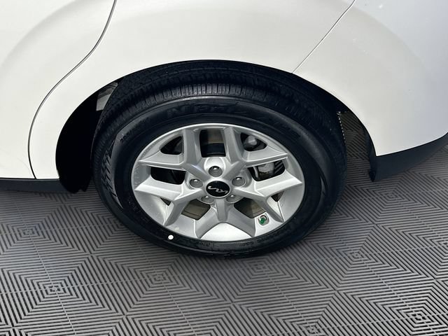 Used 2025 Kia Soul LX w/ LX Technology Package FWD image 33