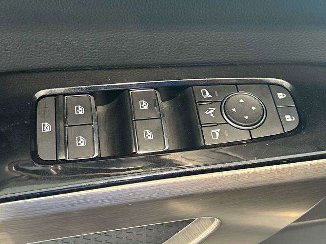Used 2023 Nissan Pathfinder Platinum AWD/4WD image 22