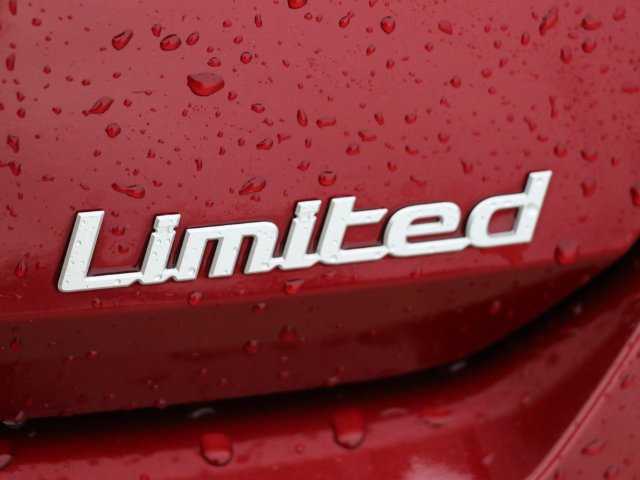 Used 2024 Hyundai Elantra Limited FWD image 14