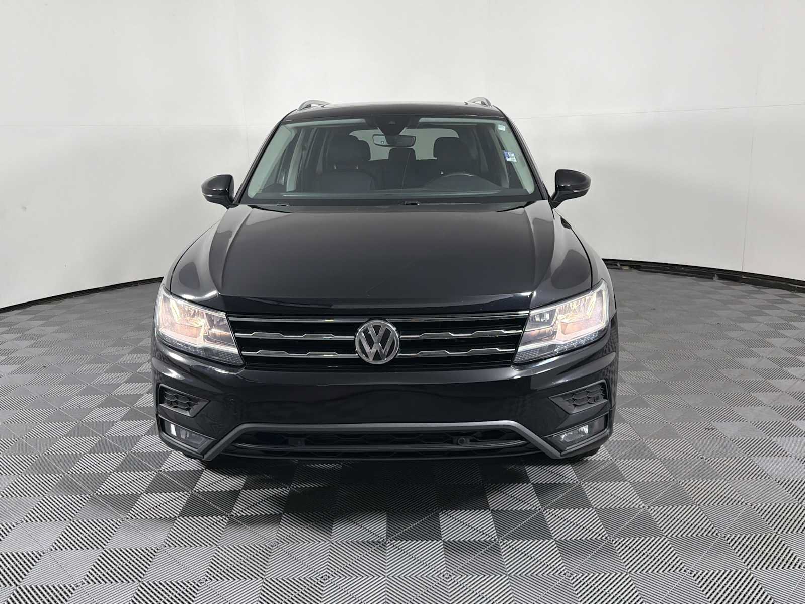 Used 2021 Volkswagen Tiguan SEL AWD/4WD image 3
