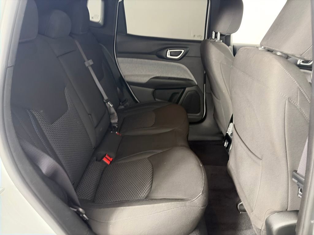 Used 2023 Jeep Compass Sport image 28