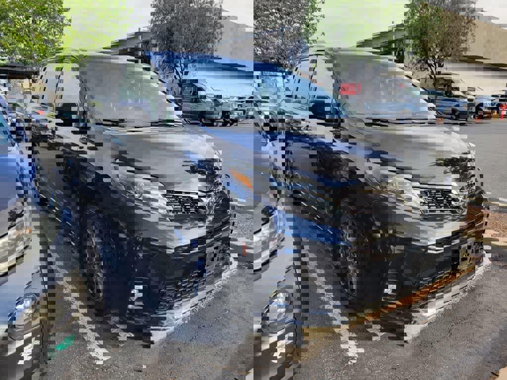 Used 2020 Toyota Sienna SE w/ Carpet Mat Package FWD image 10