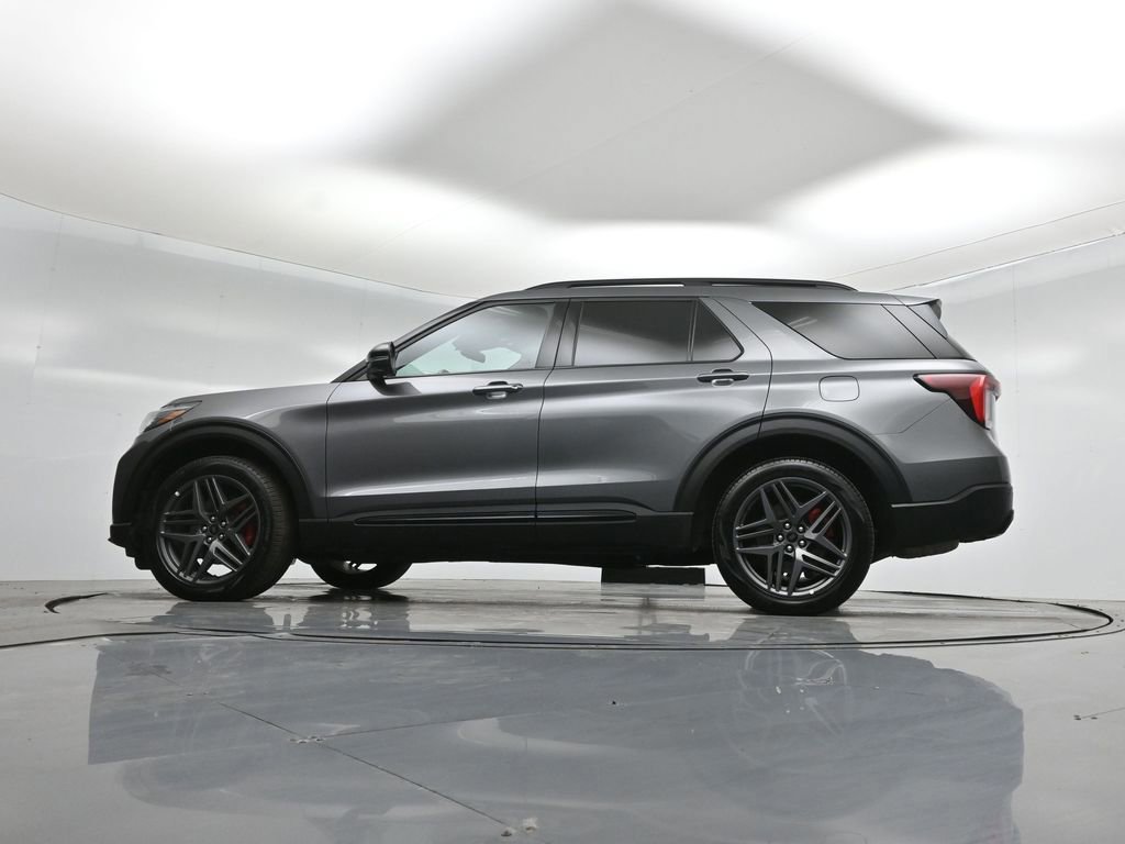Certified 2025 Ford Explorer ST-Line w/ ST-Line Street Pack image 25
