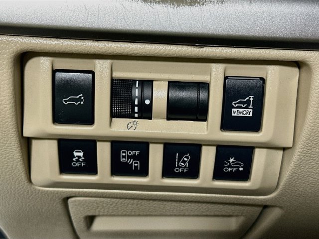 Used 2018 Subaru Outback 2.5i Limited AWD/4WD image 13